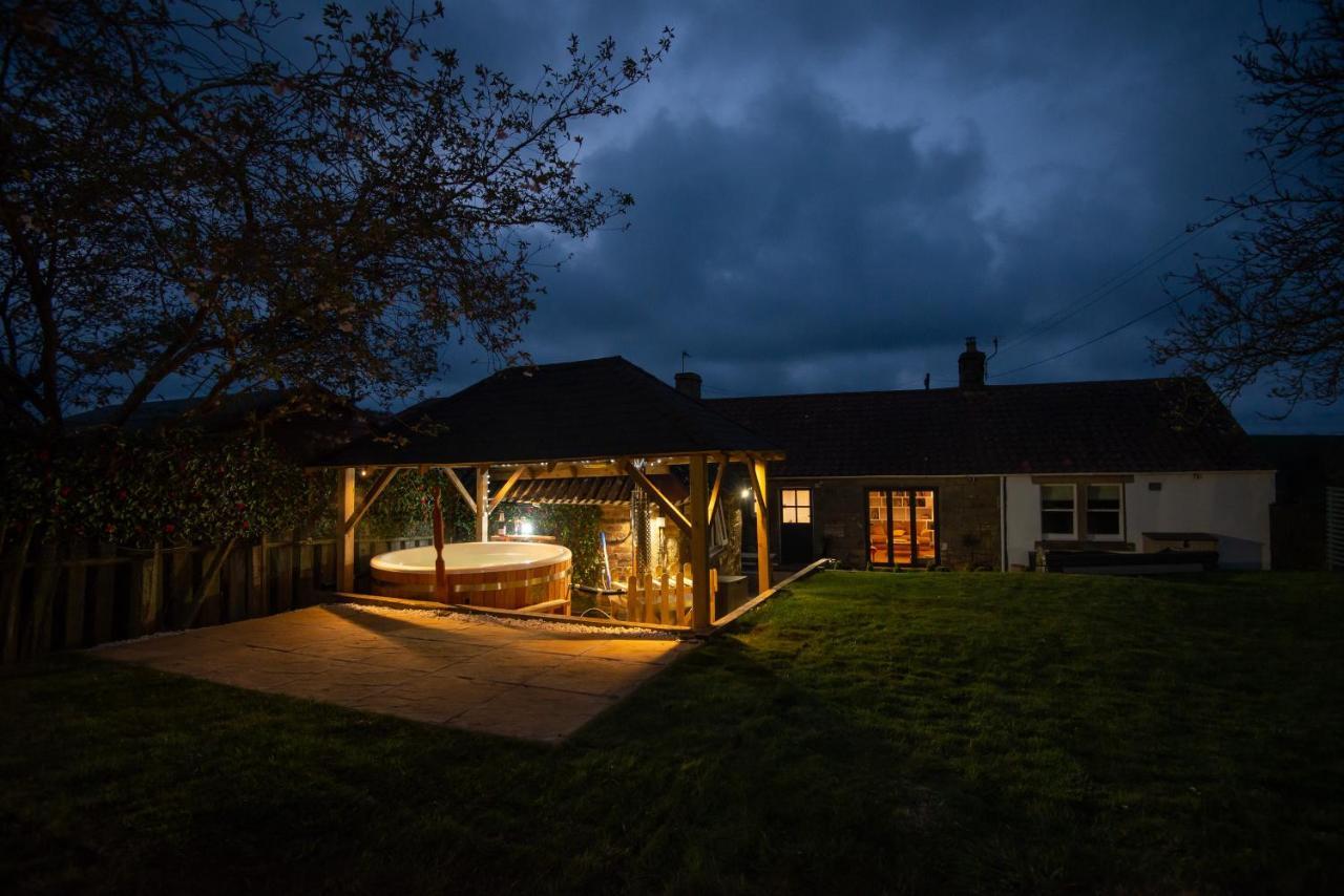 East Cottage * Wood Burning Hot Tub * Garden St. Andrews Exterior foto